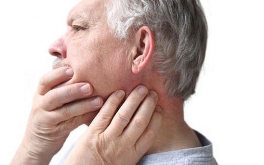 Çene Altında Şişlik Belirtileri ve Tedavisi